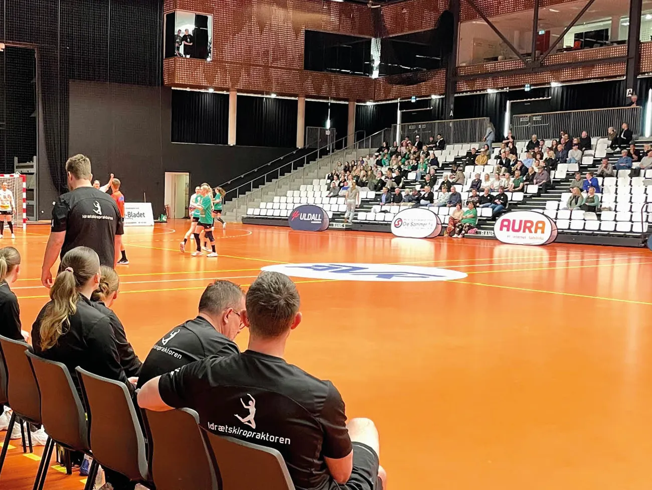 Skanderborg Håndbold i kamp med AURA som sponsor