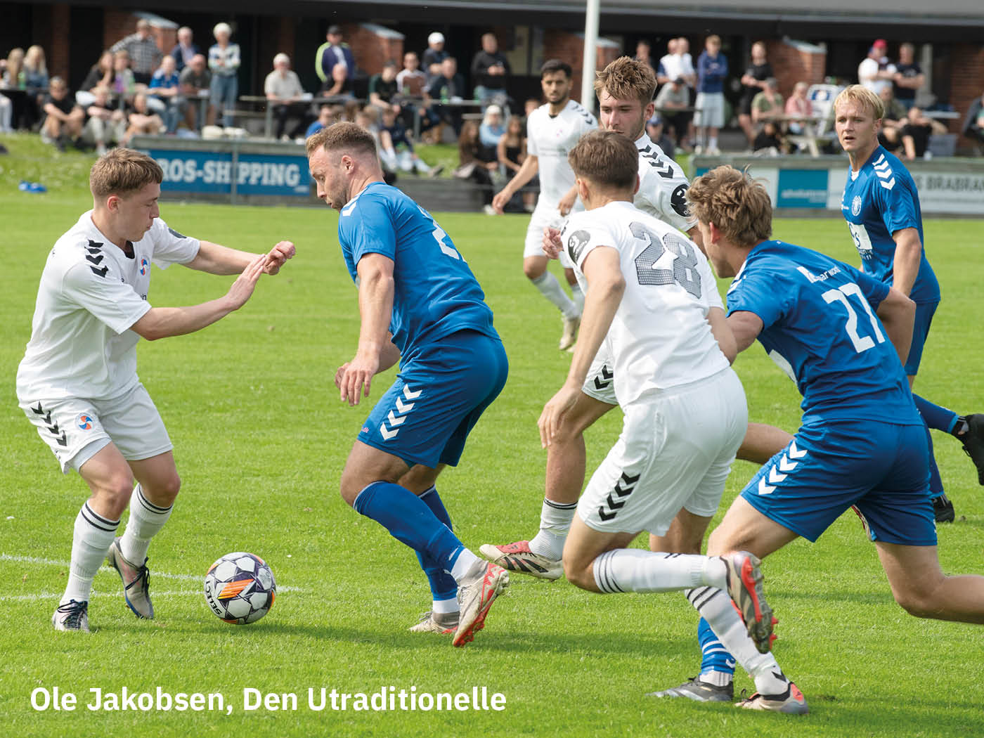 Brabrand IF Herredivisionshold spillere i duel mod et andet hold