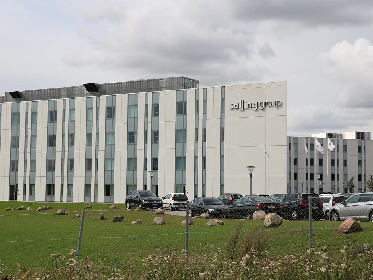 Salling Group bygning med parkering