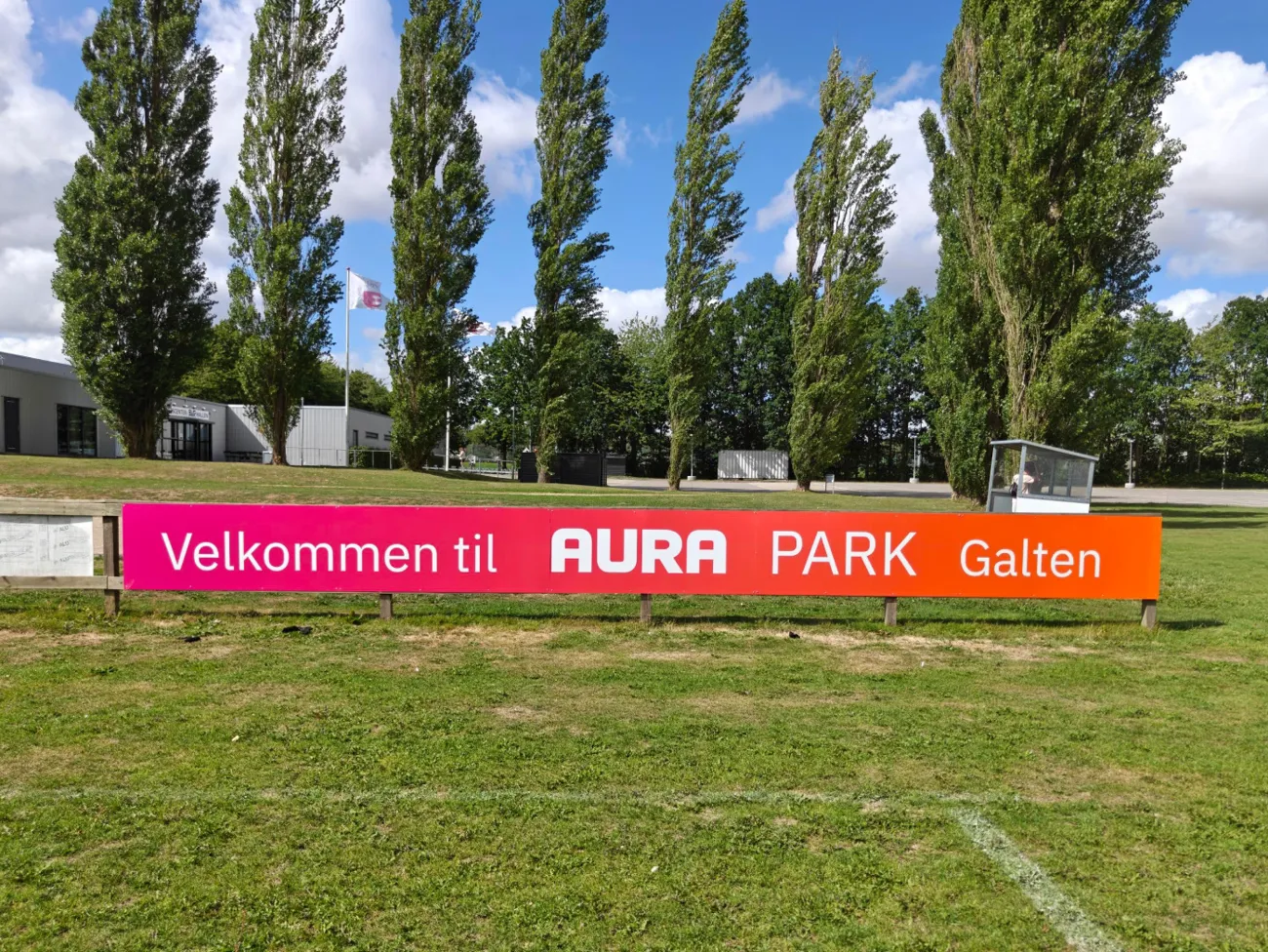 aura-park-skilt-bane AURA Park skilt på fodboldbane