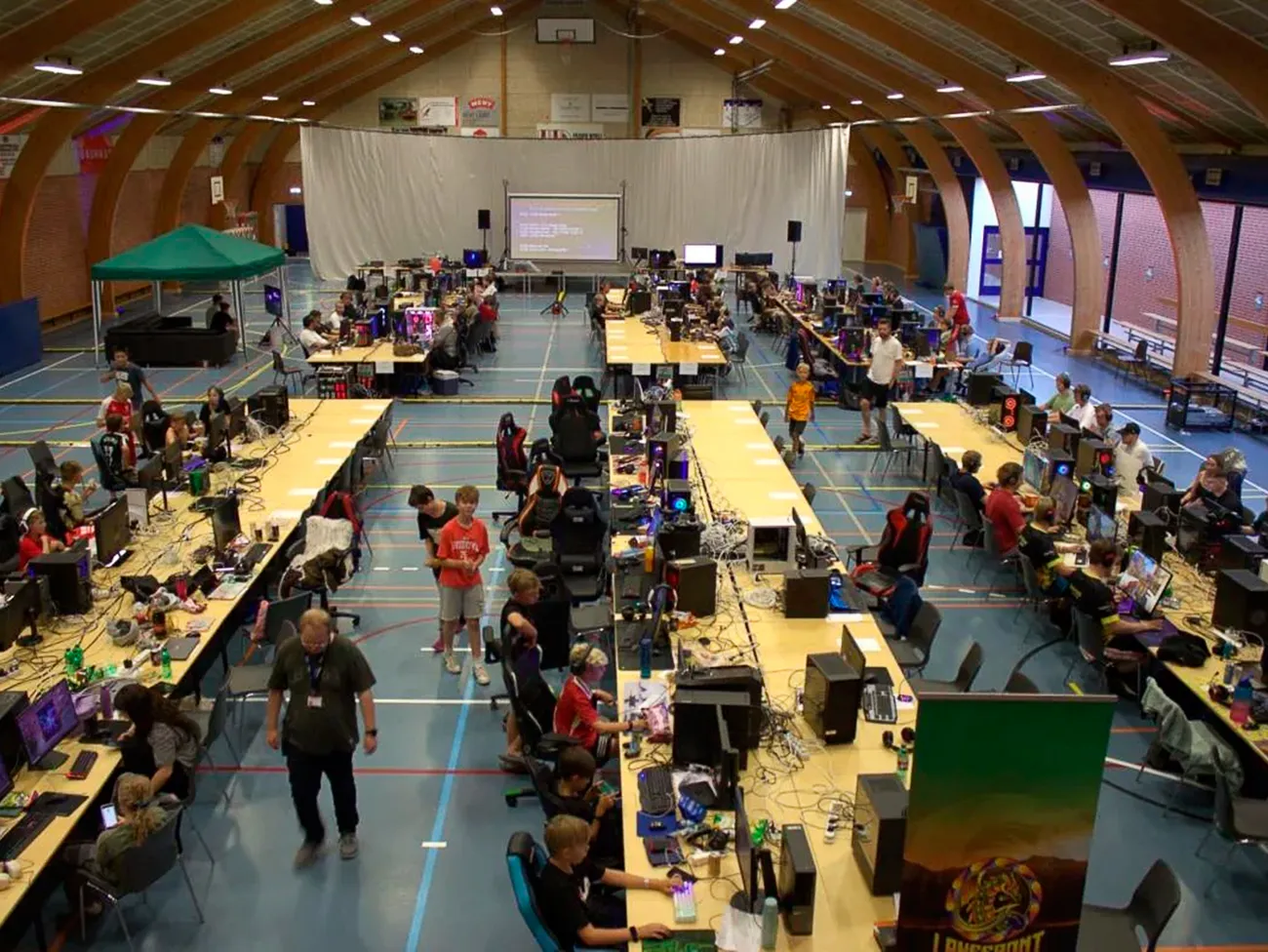 Låsby Lan i Låsbyhallen